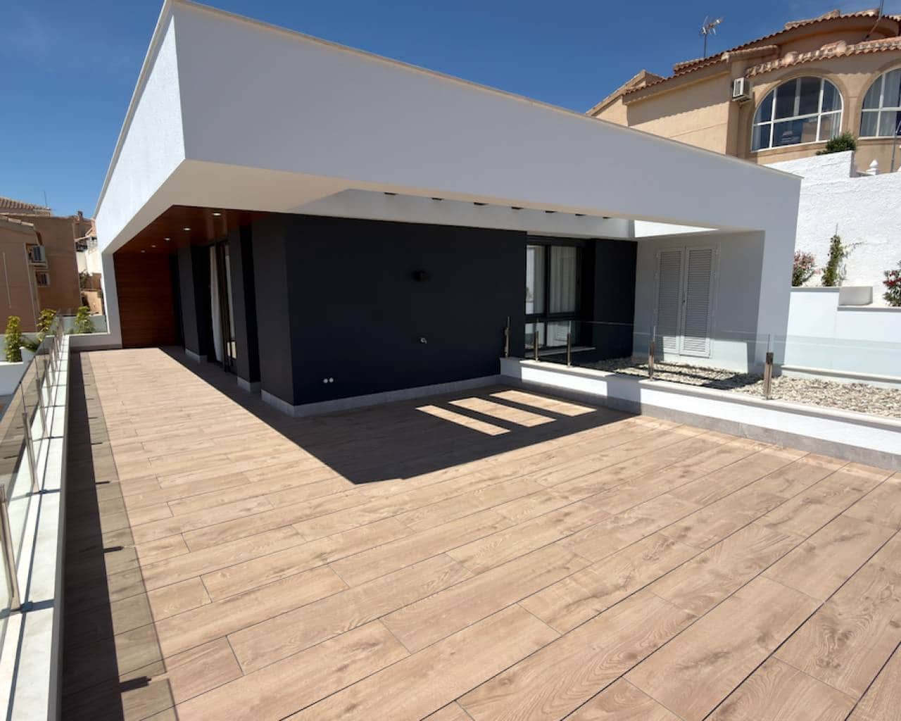 4 sovrum Villa till salu i Ciudad Quesada med pool garage - 1 150 000 € (Ref: 9857719)