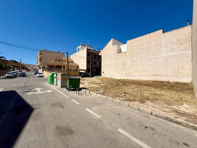 Terrain à Bâtir à vendre à San Miguel de Salinas - 175 000 € (Ref: 9860098)