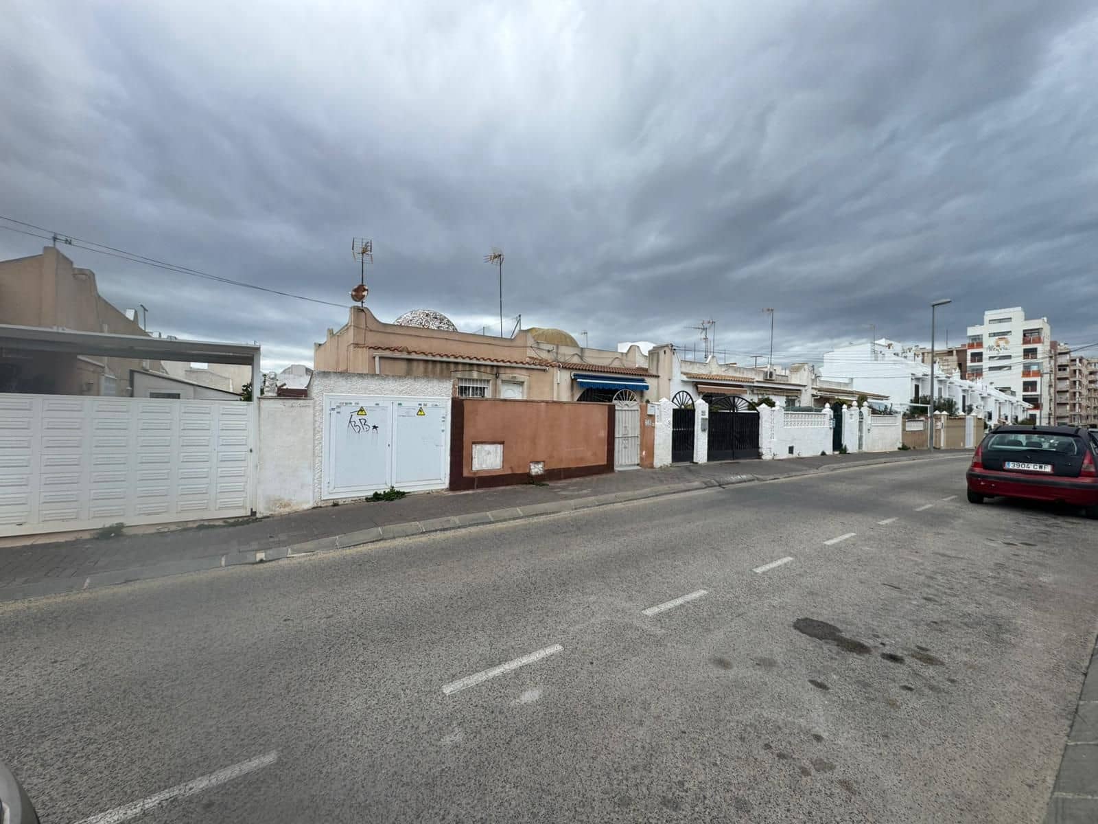 Chalet en Torrevieja en venta - 94.000 € (Ref: 9862254)