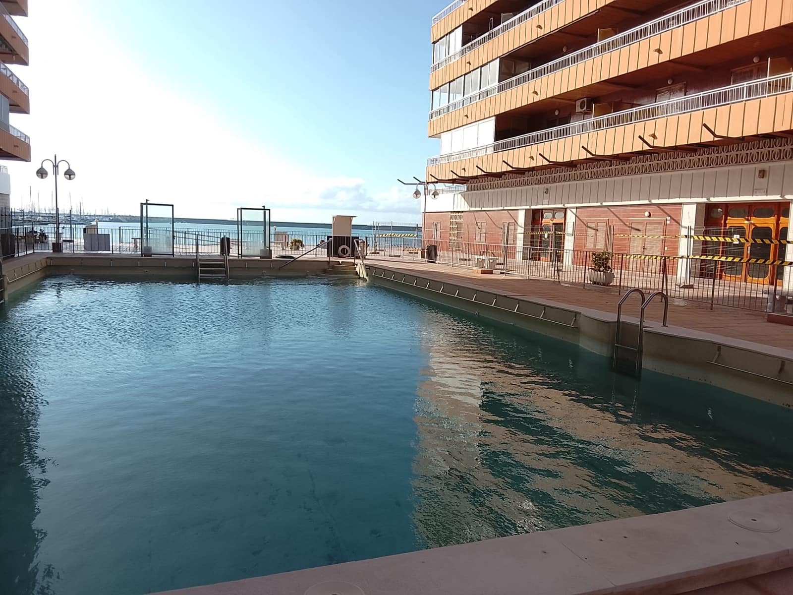 3 Zimmer Apartment zu verkaufen in Torrevieja mit Pool Garage - 214.000 € (Ref: 9862260)