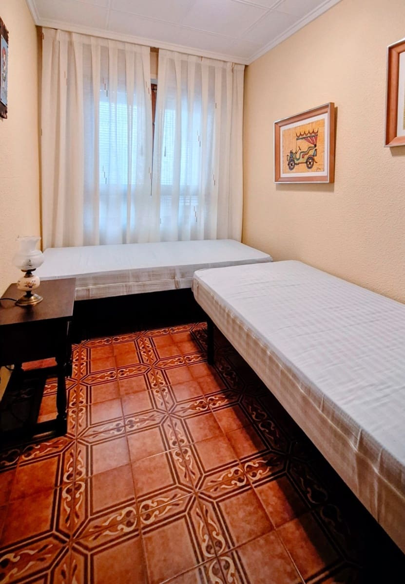 3 Zimmer Apartment zu verkaufen in Torrevieja mit Pool Garage - 214.000 € (Ref: 9862260)