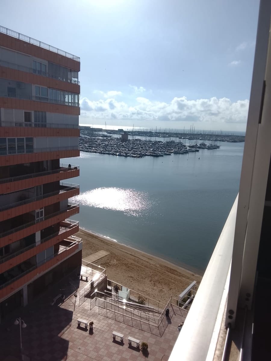 3 Zimmer Apartment zu verkaufen in Torrevieja mit Pool Garage - 214.000 € (Ref: 9862260)