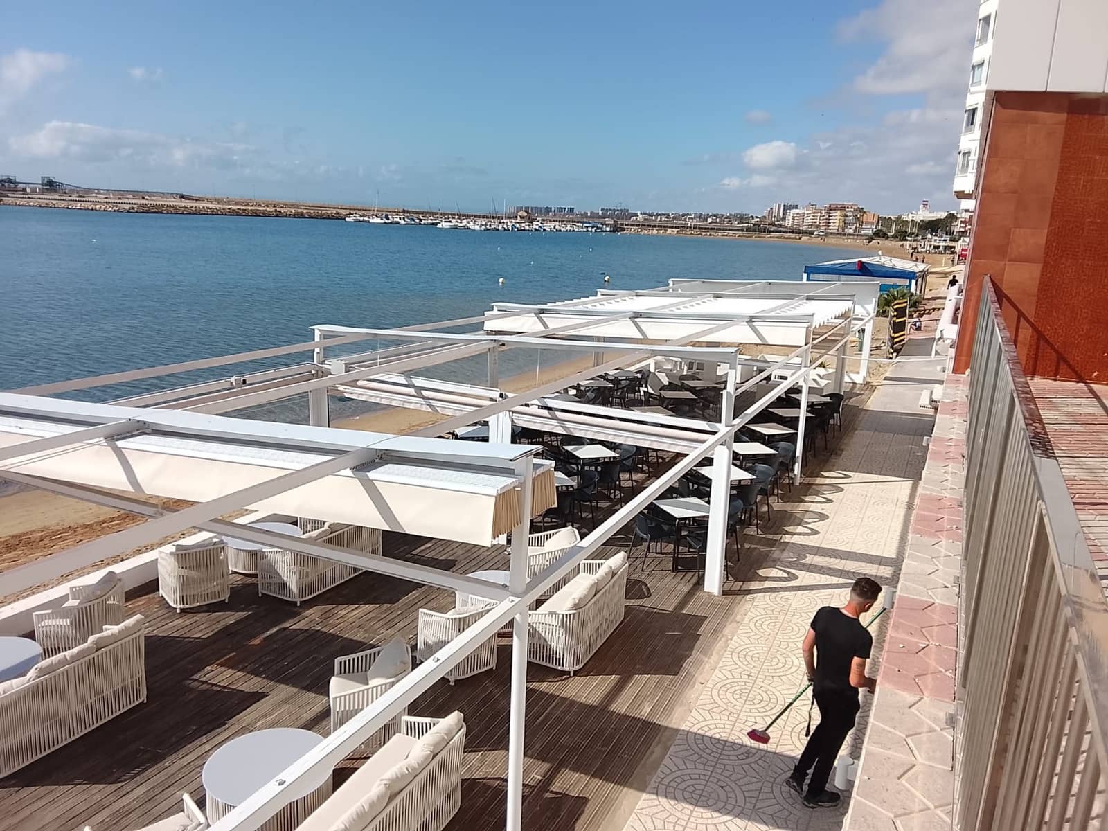3 Zimmer Apartment zu verkaufen in Torrevieja mit Pool Garage - 214.000 € (Ref: 9862260)
