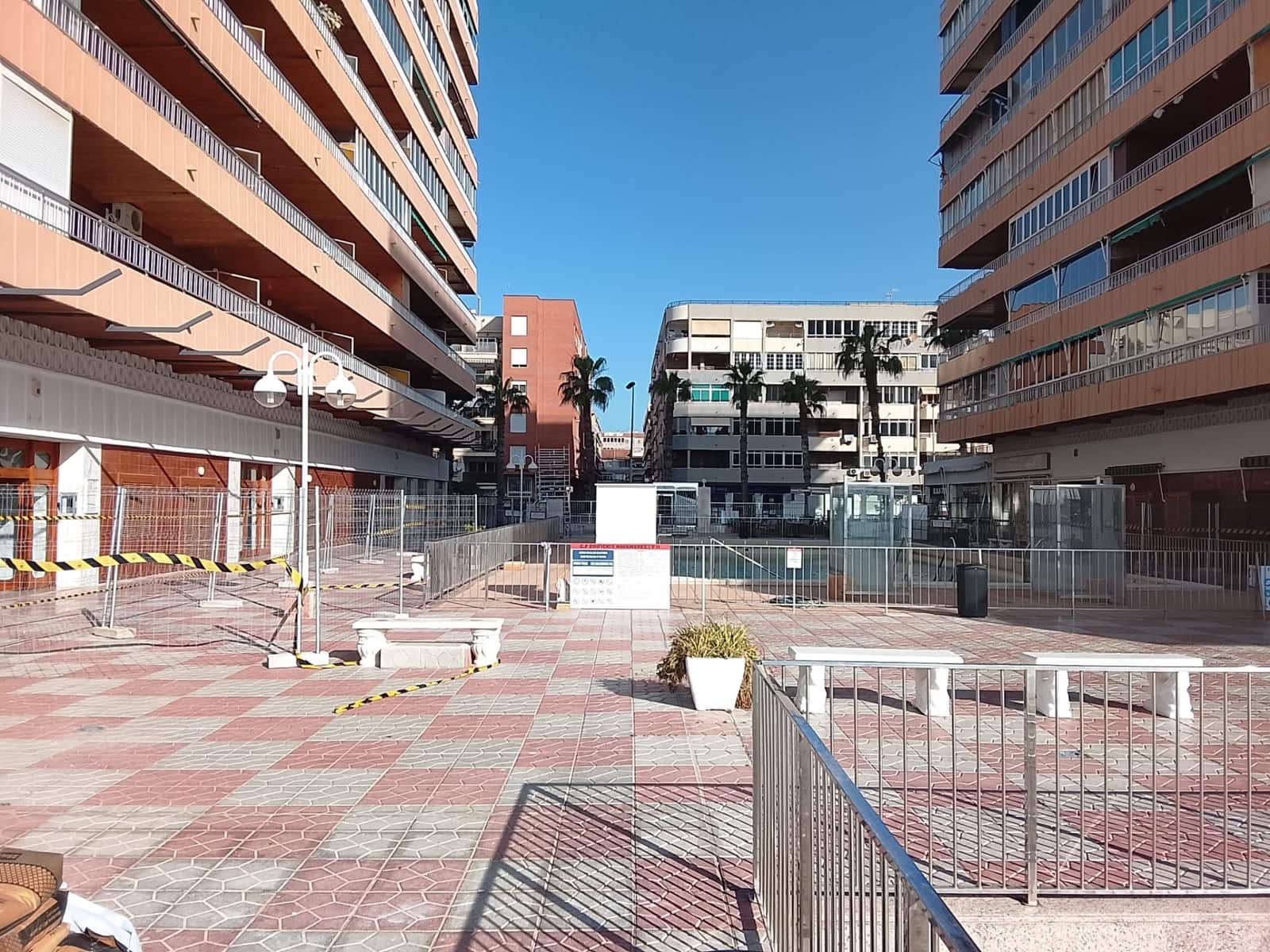 3 Zimmer Apartment zu verkaufen in Torrevieja mit Pool Garage - 214.000 € (Ref: 9862260)