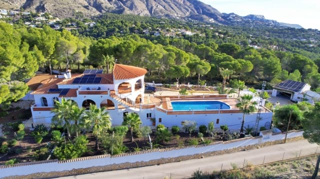 5 sypialnia Willa na sprzedaż w Altea z basenem garażem - 1 650 000 € (Ref: 9862287)