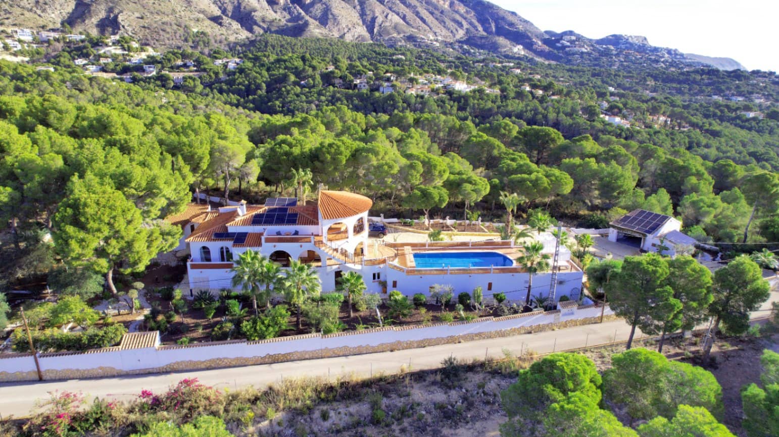 5 sypialnia Willa na sprzedaż w Altea z basenem garażem - 1 650 000 € (Ref: 9862287)