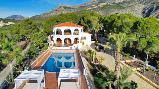 5 sypialnia Willa na sprzedaż w Altea z basenem garażem - 1 650 000 € (Ref: 9862287)