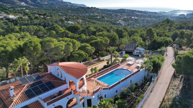 5 sypialnia Willa na sprzedaż w Altea z basenem garażem - 1 650 000 € (Ref: 9862287)