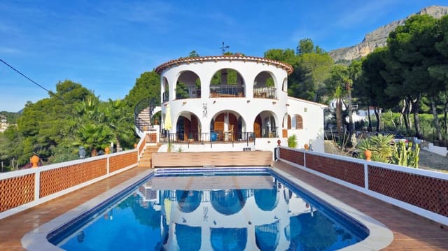 5 sypialnia Willa na sprzedaż w Altea z basenem garażem - 1 650 000 € (Ref: 9862287)