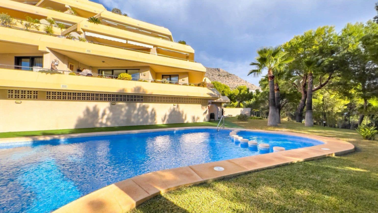 3 slaapkamer Appartement te koop in Altea met zwembad garage - € 675.000 (Ref: 9862288)