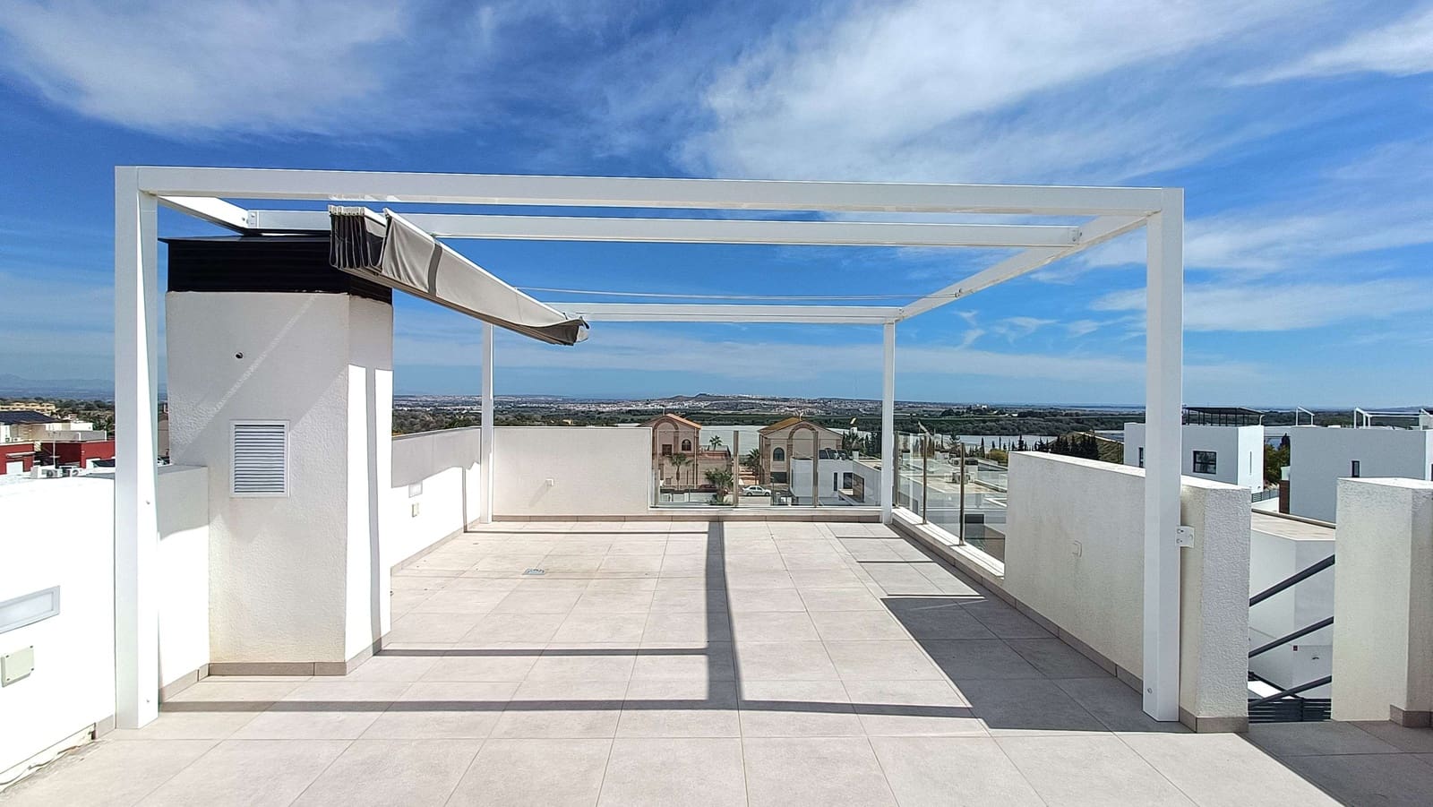3 bedroom Villa for sale in Algorfa with pool garage - € 578,999 (Ref: 9870224)
