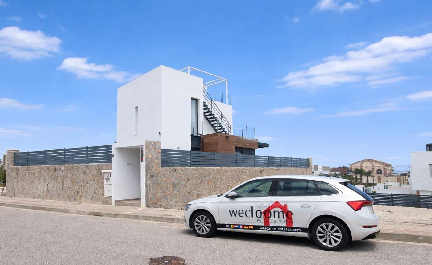 3 bedroom Villa for sale in Algorfa with pool garage - € 578,999 (Ref: 9870224)