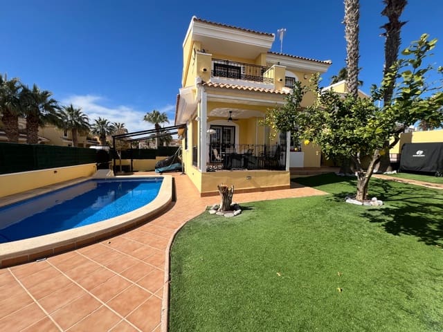 3 soverom Villa til salgs i Lomas de Cabo Roig - Los Dolses, Orihuela med svømmebasseng garasje - € 424 000 (Ref: 9881935)