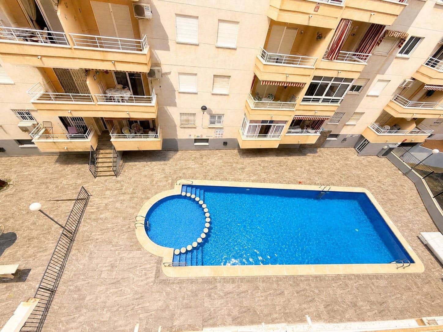 3 bedroom Penthouse for sale in Torrevieja with pool - € 199,900 (Ref: 9898620)