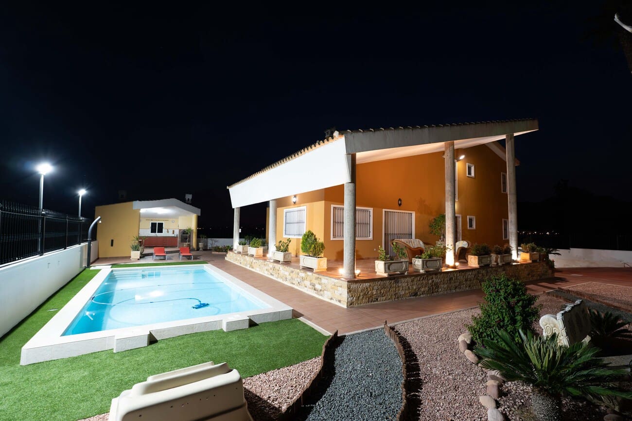 Finca/Casa Rural de 5 habitaciones en Orihuela en venta con piscina - 649.999 € (Ref: 9899685)