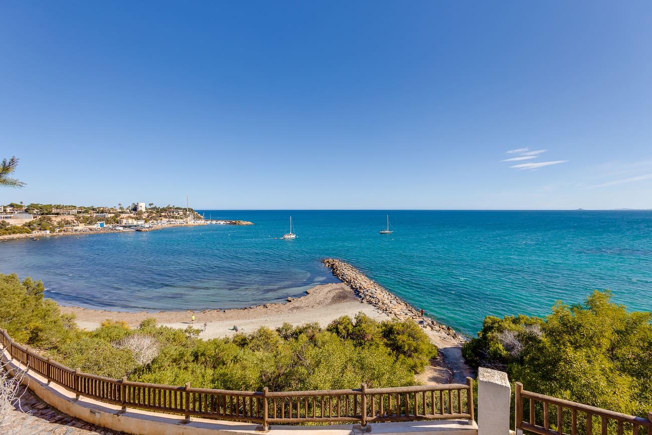 3 soveværelse Byhus til salg i Villamartin med swimmingpool - € 315.000 (Ref: 9901055)