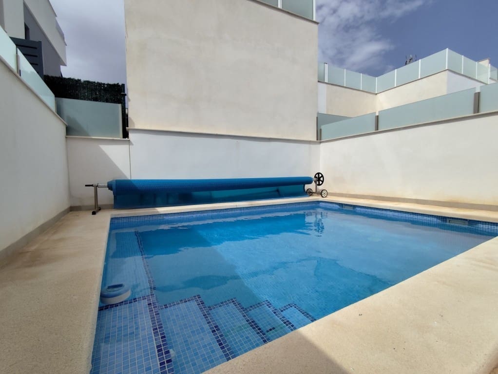 3 slaapkamer Villa te koop in Pilar de la Horadada met zwembad garage - € 295.000 (Ref: 9909059)