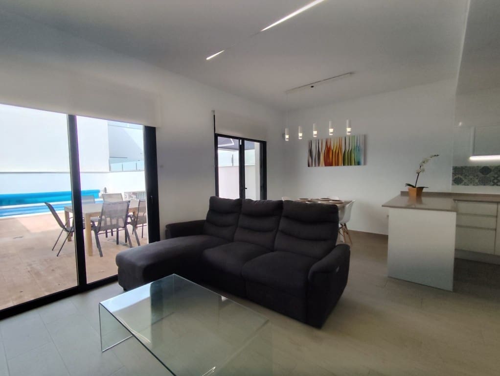 3 slaapkamer Villa te koop in Pilar de la Horadada met zwembad garage - € 295.000 (Ref: 9909059)