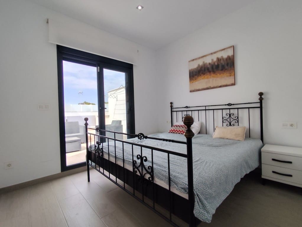 3 slaapkamer Villa te koop in Pilar de la Horadada met zwembad garage - € 295.000 (Ref: 9909059)