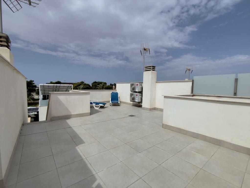 3 slaapkamer Villa te koop in Pilar de la Horadada met zwembad garage - € 295.000 (Ref: 9909059)