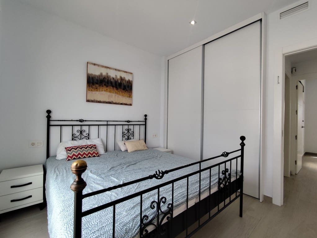 3 slaapkamer Villa te koop in Pilar de la Horadada met zwembad garage - € 295.000 (Ref: 9909059)