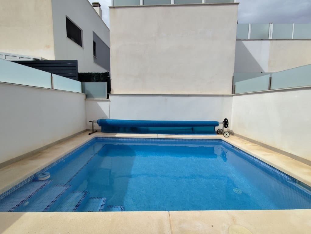 3 slaapkamer Villa te koop in Pilar de la Horadada met zwembad garage - € 295.000 (Ref: 9909059)