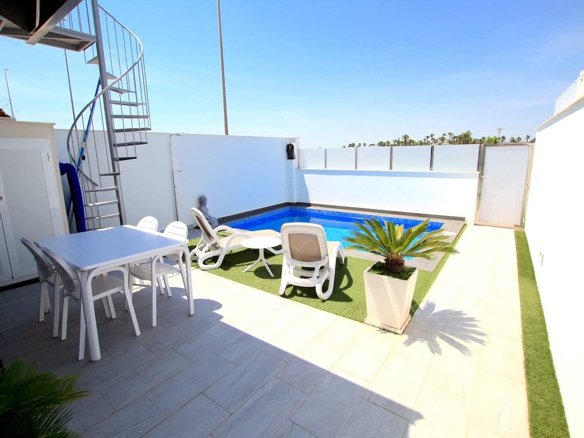 Chalet de 3 habitaciones en Daya Vieja en venta con piscina - 399.950 € (Ref: 9911747)