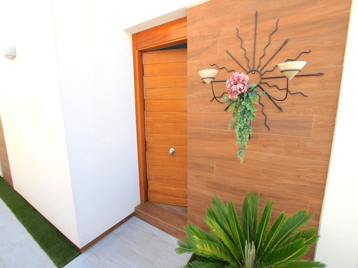 Chalet de 3 habitaciones en Daya Vieja en venta con piscina - 399.950 € (Ref: 9911747)