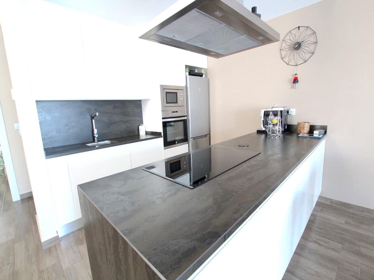 Chalet de 3 habitaciones en Daya Vieja en venta con piscina - 399.950 € (Ref: 9911747)