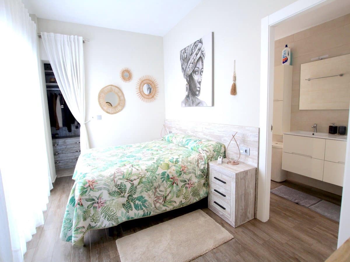 Chalet de 3 habitaciones en Daya Vieja en venta con piscina - 399.950 € (Ref: 9911747)