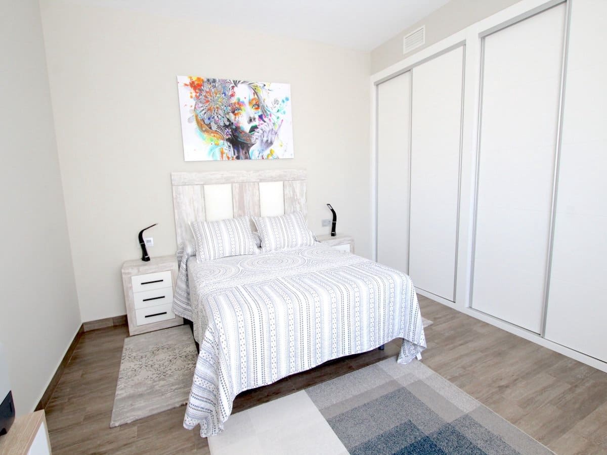 Chalet de 3 habitaciones en Daya Vieja en venta con piscina - 399.950 € (Ref: 9911747)