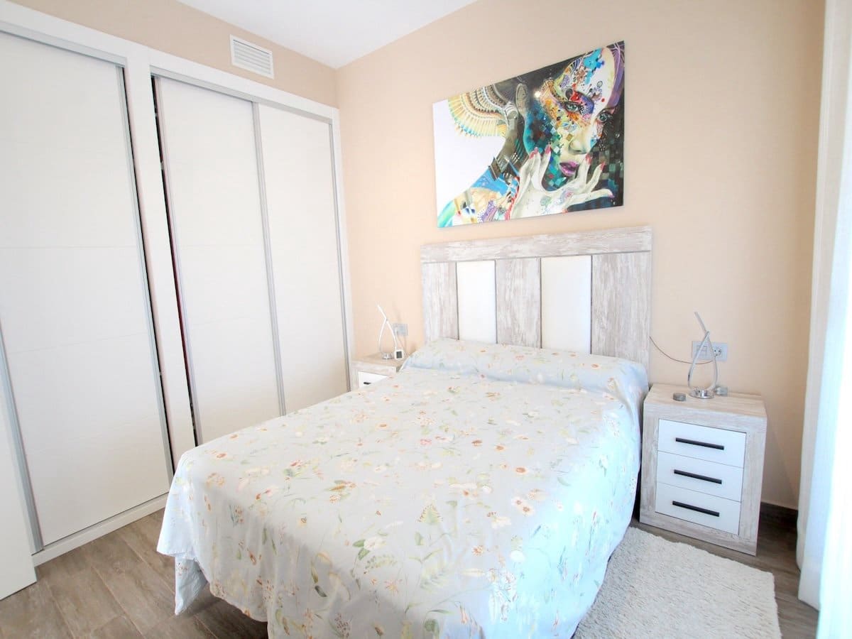 Chalet de 3 habitaciones en Daya Vieja en venta con piscina - 399.950 € (Ref: 9911747)
