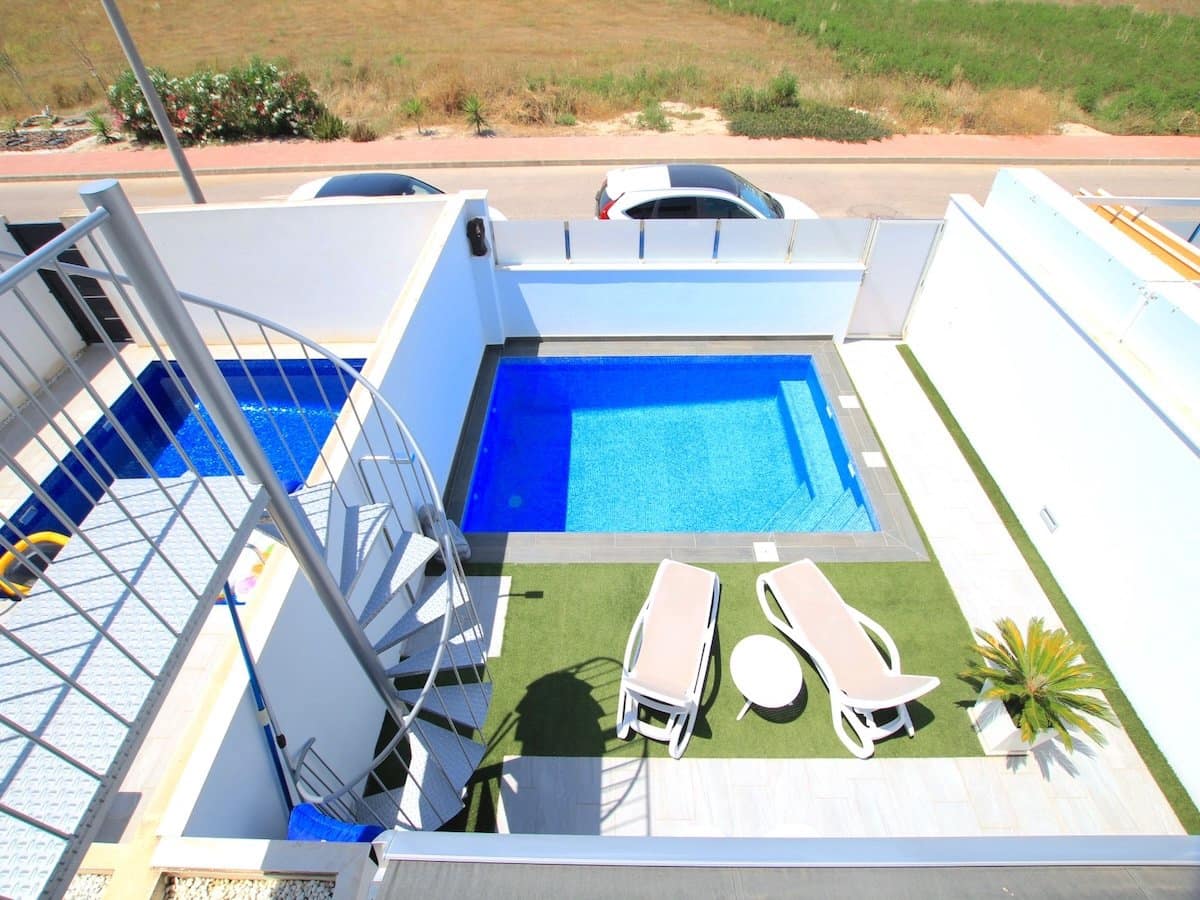 Chalet de 3 habitaciones en Daya Vieja en venta con piscina - 399.950 € (Ref: 9911747)