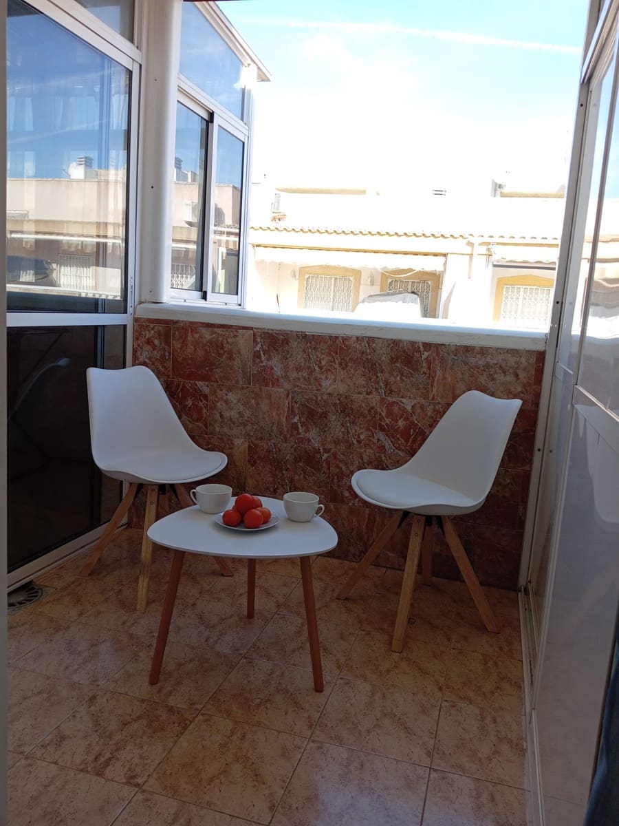 1 bedroom Apartment for sale in Torrevieja with pool - € 129,600 (Ref: 9913419)