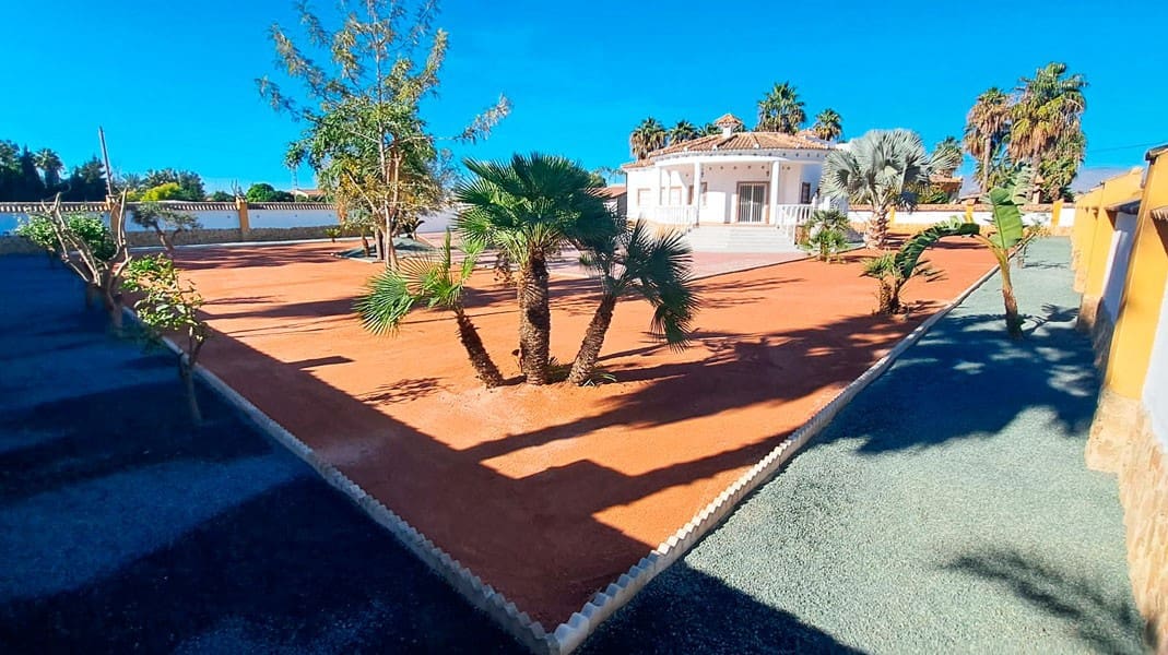 3 soveværelse Finca/Landehus til salg i Catral med swimmingpool garage - € 415.000 (Ref: 9921658)