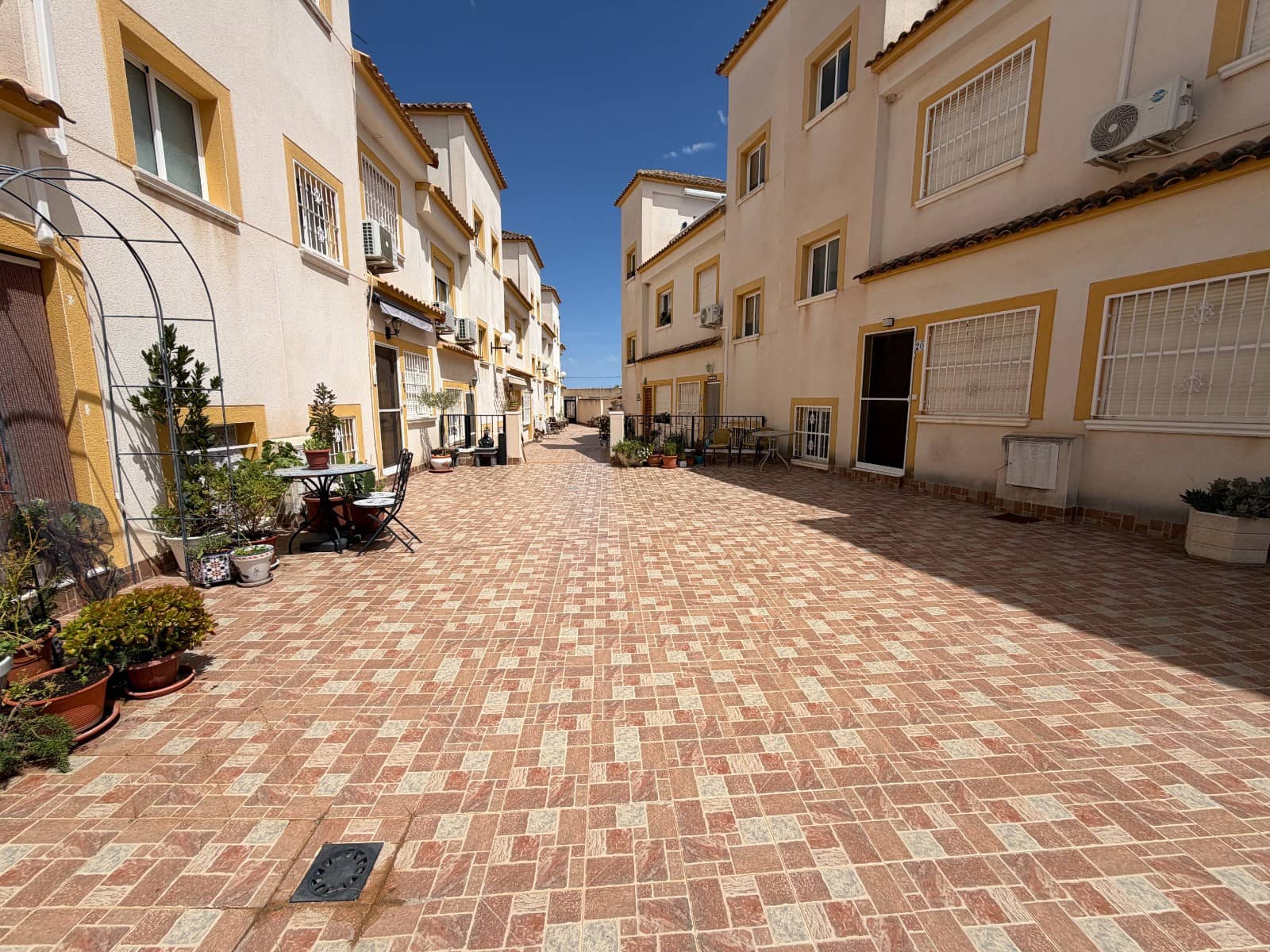 2 bedroom Townhouse for sale in Torremendo with pool garage - € 119,990 (Ref: 9922598)