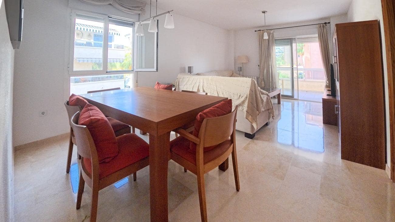 Apartamento de 3 habitaciones en Alfaz del Pi / L'Alfàs del Pi en venta con piscina garaje - 390.000 € (Ref: 9927397)