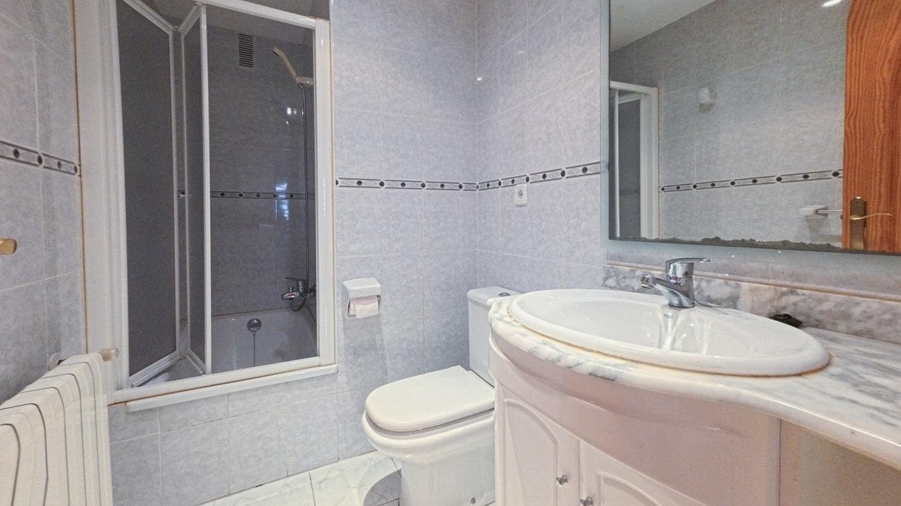 Apartamento de 3 habitaciones en Alfaz del Pi / L'Alfàs del Pi en venta con piscina garaje - 390.000 € (Ref: 9927397)