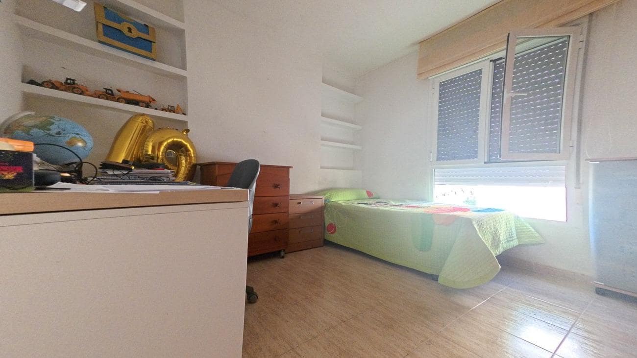 Apartamento de 3 habitaciones en Alfaz del Pi / L'Alfàs del Pi en venta con piscina garaje - 390.000 € (Ref: 9927397)