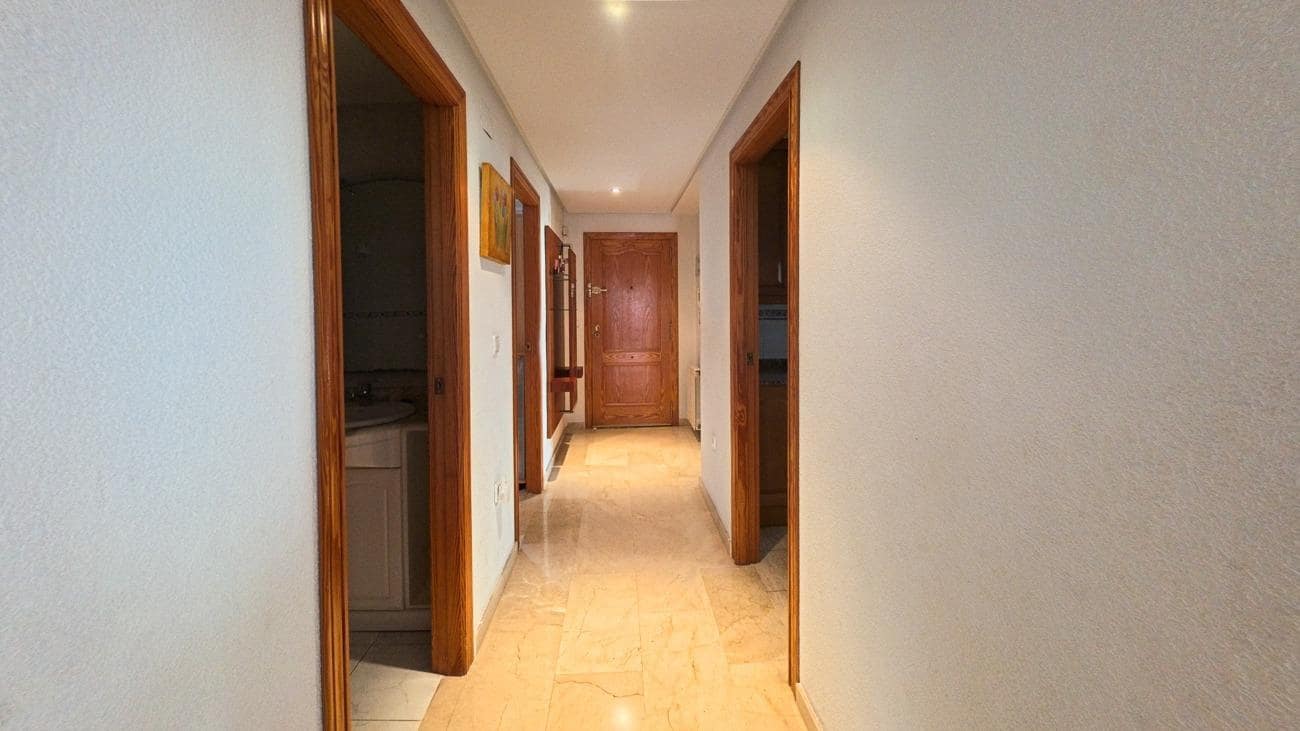 Apartamento de 3 habitaciones en Alfaz del Pi / L'Alfàs del Pi en venta con piscina garaje - 390.000 € (Ref: 9927397)