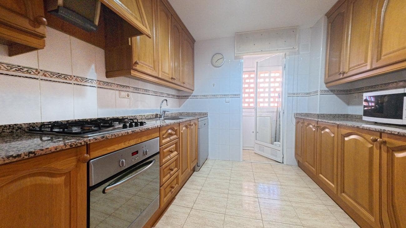 Apartamento de 3 habitaciones en Alfaz del Pi / L'Alfàs del Pi en venta con piscina garaje - 390.000 € (Ref: 9927397)