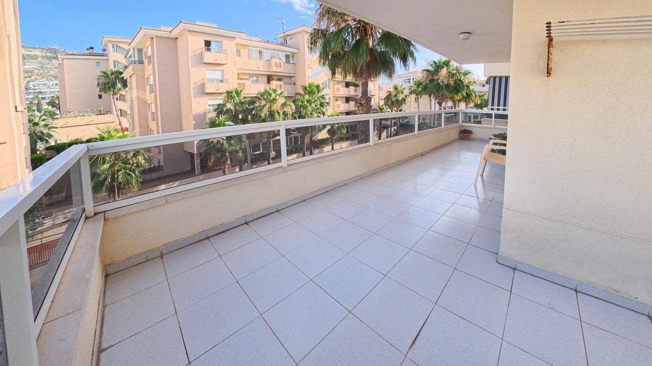 Apartamento de 3 habitaciones en Alfaz del Pi / L'Alfàs del Pi en venta con piscina garaje - 390.000 € (Ref: 9927397)