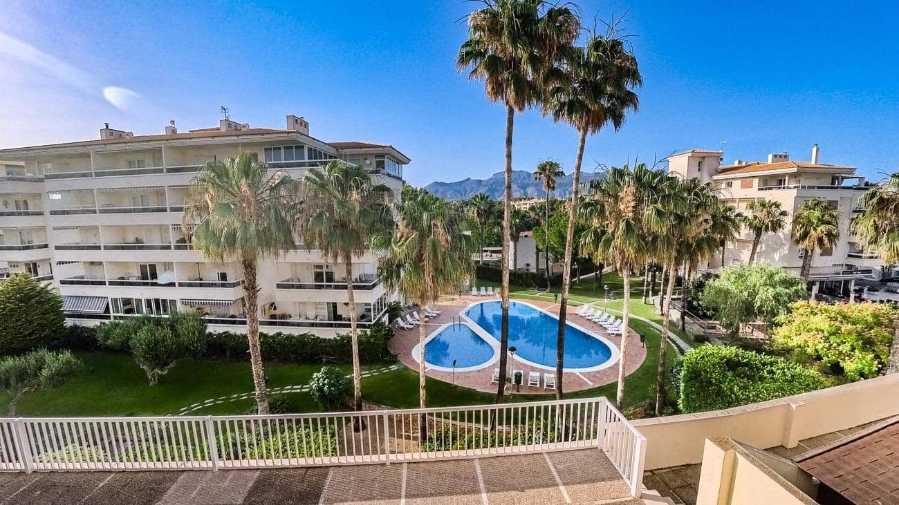 Apartamento de 3 habitaciones en Alfaz del Pi / L'Alfàs del Pi en venta con piscina garaje - 390.000 € (Ref: 9927397)