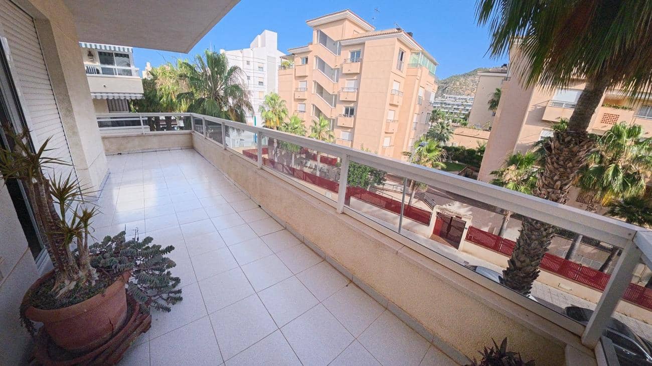 Apartamento de 3 habitaciones en Alfaz del Pi / L'Alfàs del Pi en venta con piscina garaje - 390.000 € (Ref: 9927397)