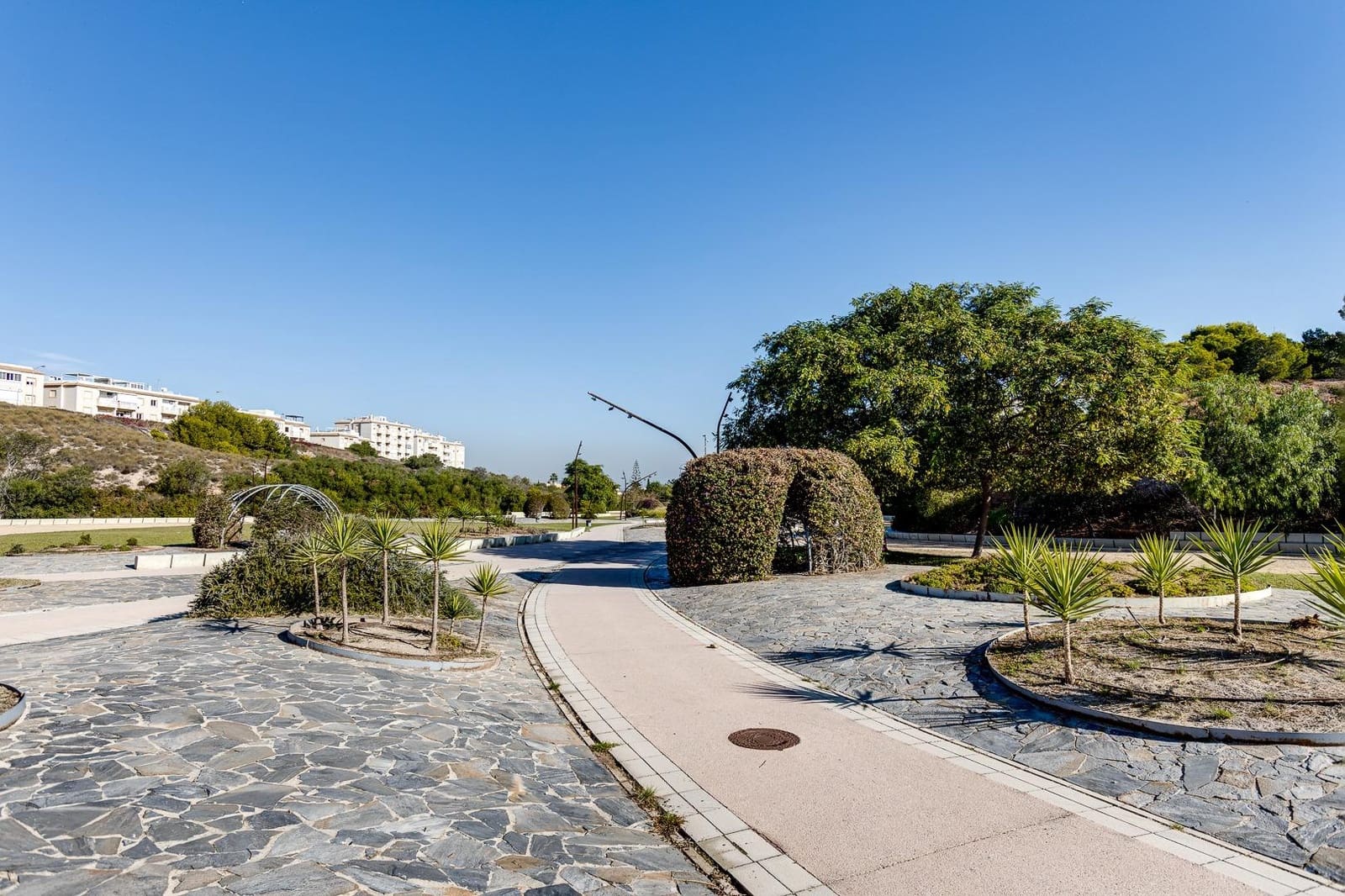 2 soverom Leilighet til salgs i Torrevieja med svømmebasseng garasje - € 172 996 (Ref: 9927723)