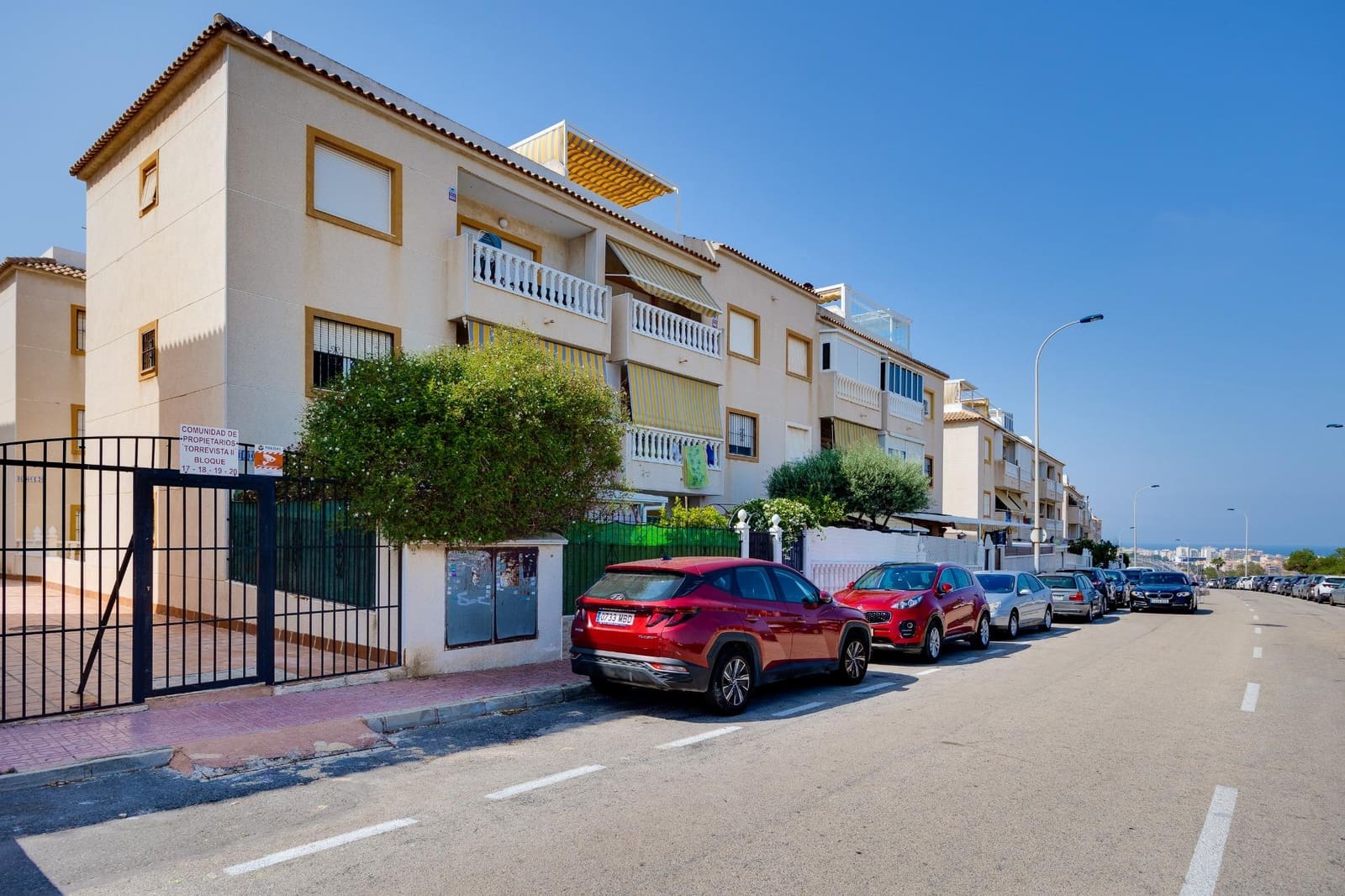 2 soverom Leilighet til salgs i Torrevieja med svømmebasseng garasje - € 172 996 (Ref: 9927723)