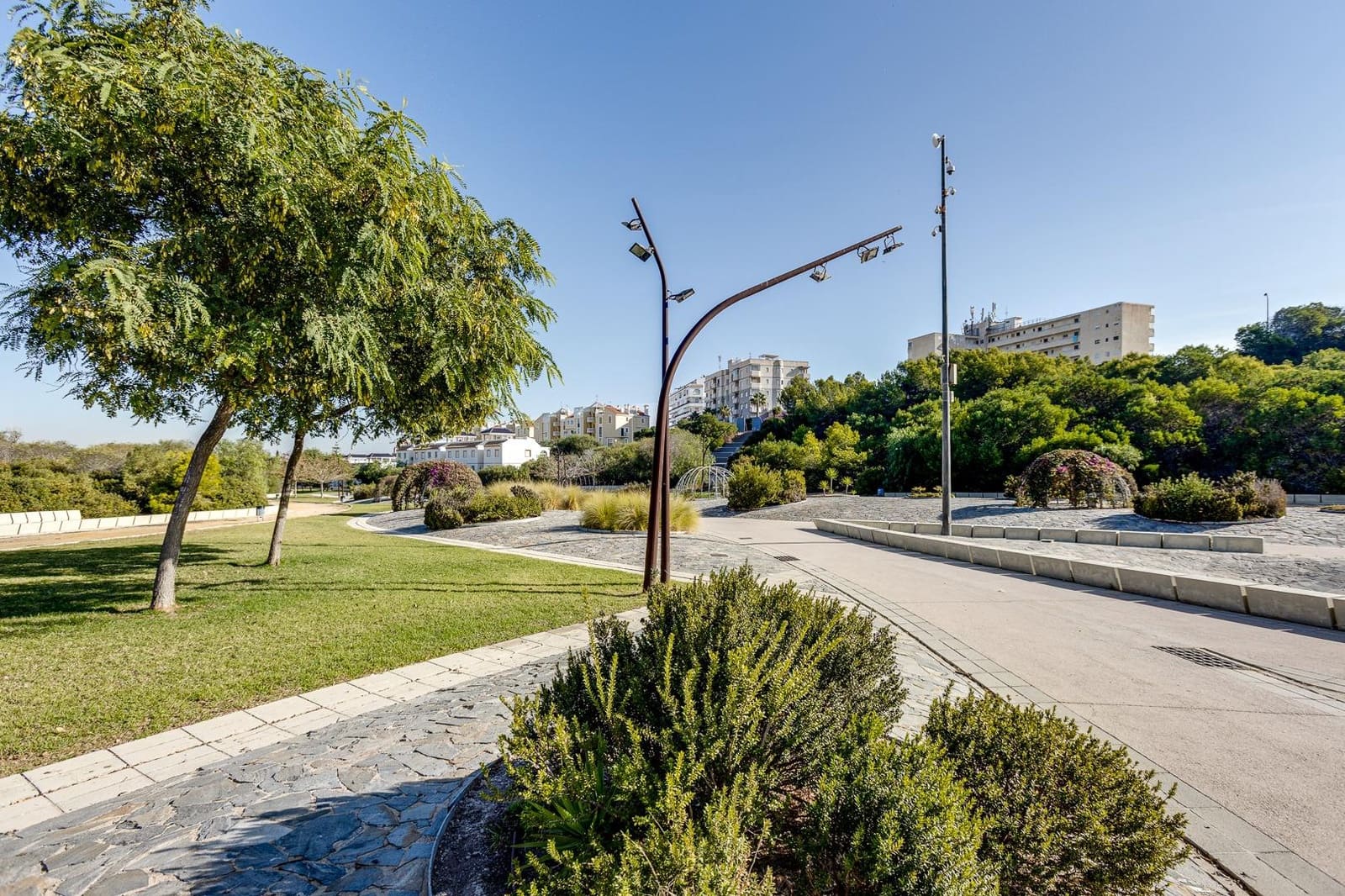 2 soverom Leilighet til salgs i Torrevieja med svømmebasseng garasje - € 172 996 (Ref: 9927723)