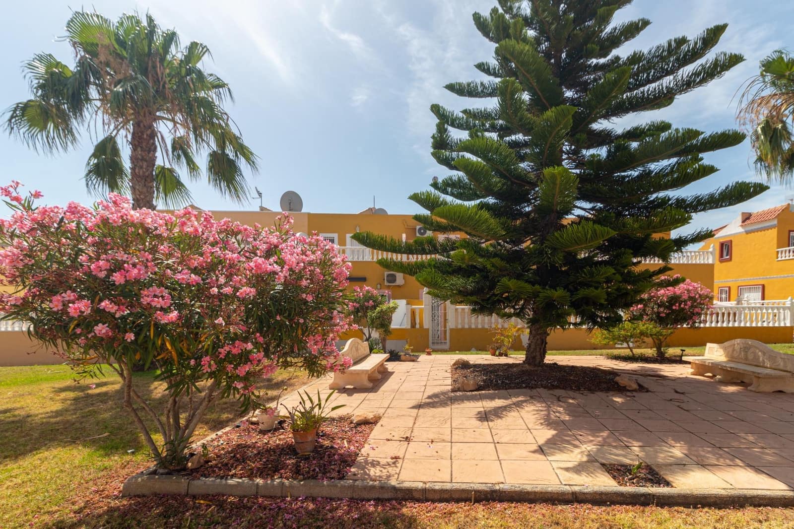 2 sovrum Radhus till salu i Orihuela Costa med pool garage - 229 000 € (Ref: 9931542)
