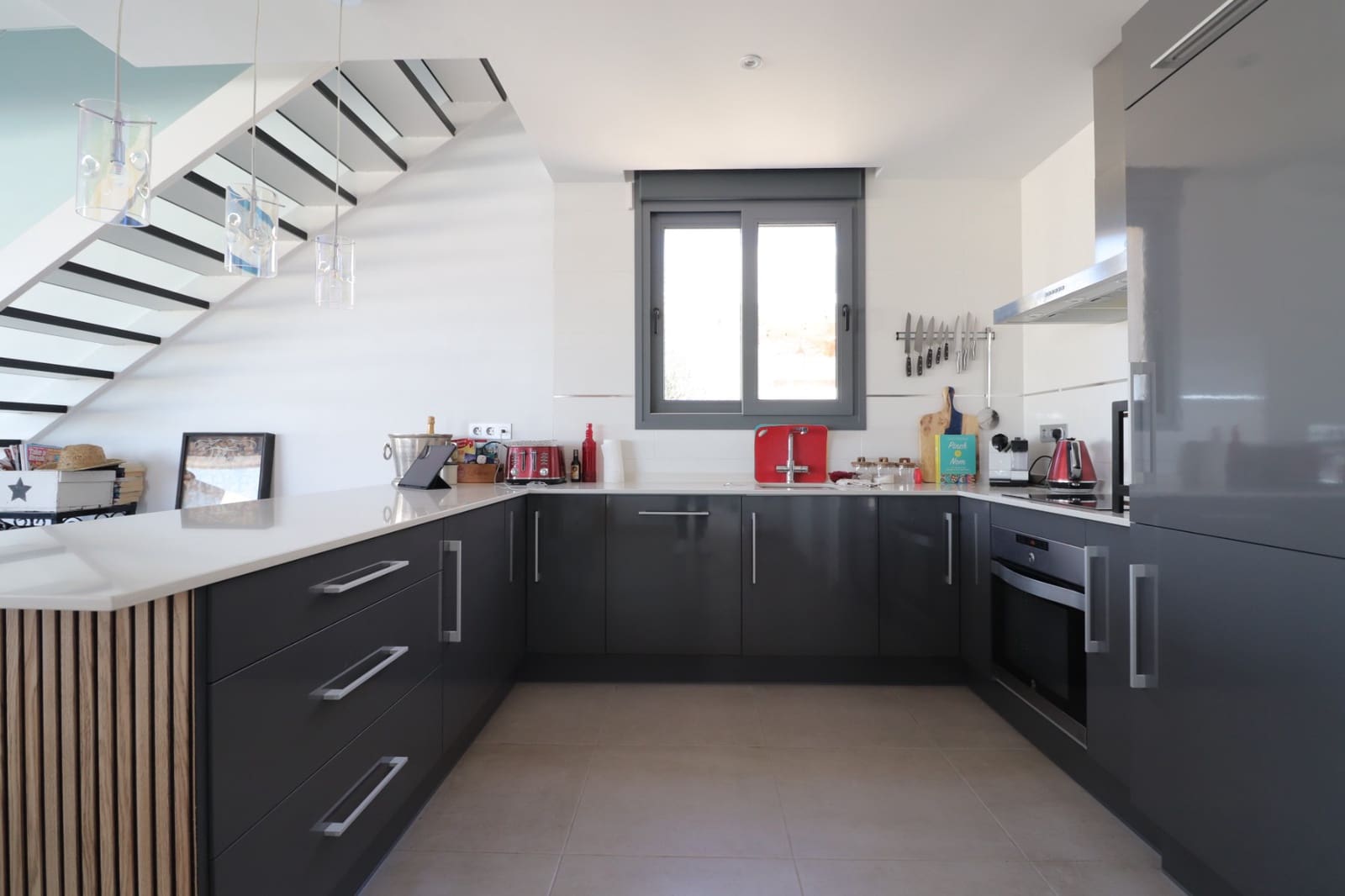 3 bedroom Villa for sale in Benimar with pool garage - € 695,000 (Ref: 9935482)