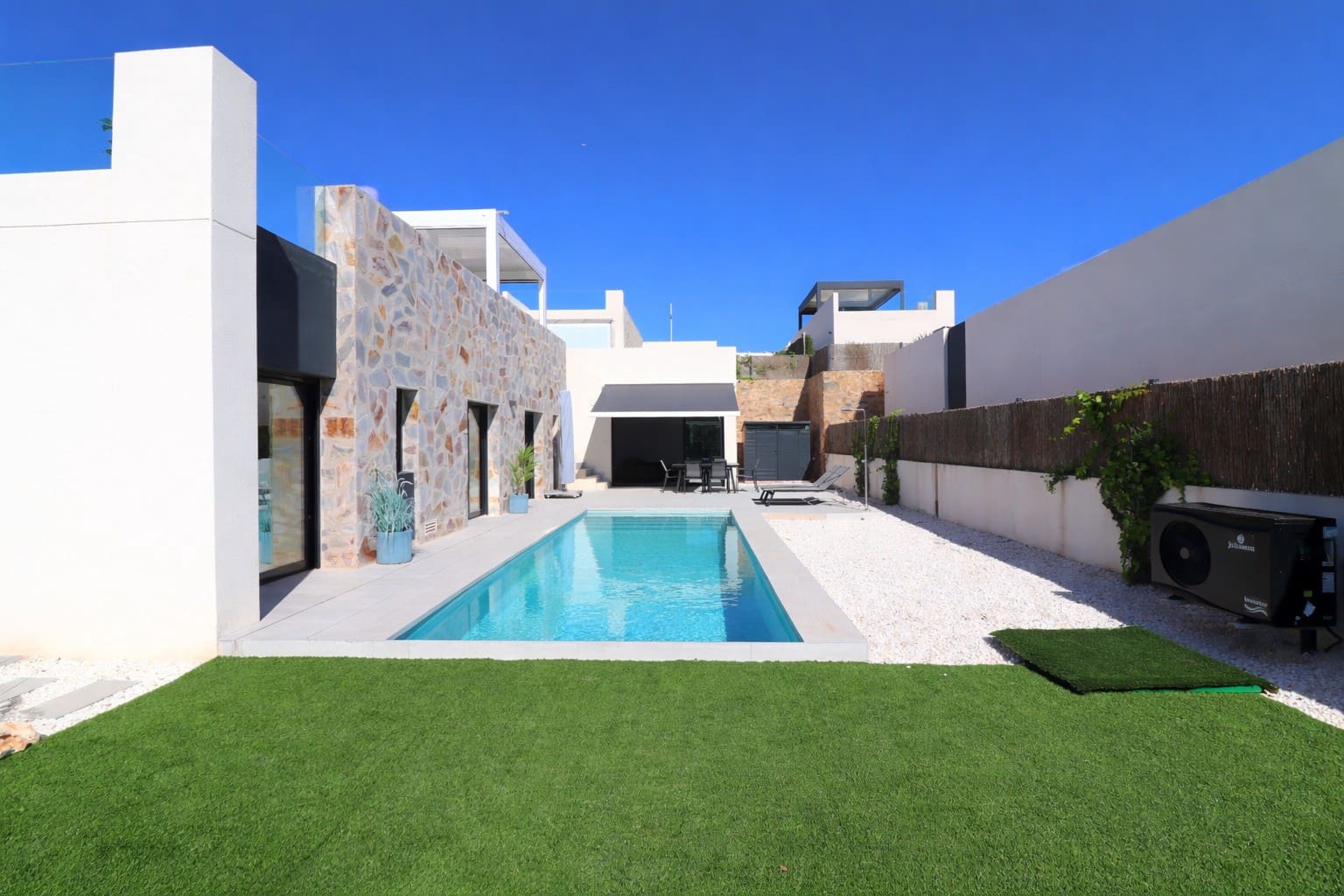 3 slaapkamer Villa te koop in Algorfa met zwembad garage - € 619.950 (Ref: 9958970)